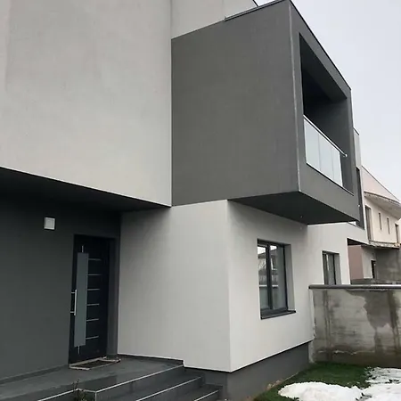 Strada Alexandru Lapusneanu Villa *
